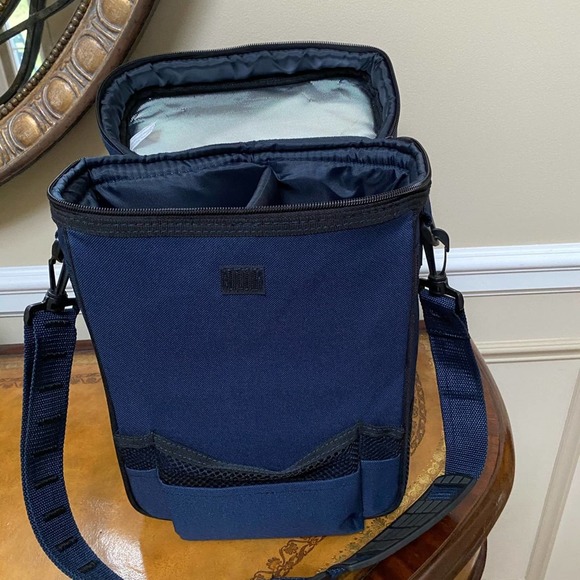 NWOT Bull Bear Wine Cheese Navy Tote - Picture 3 of 8